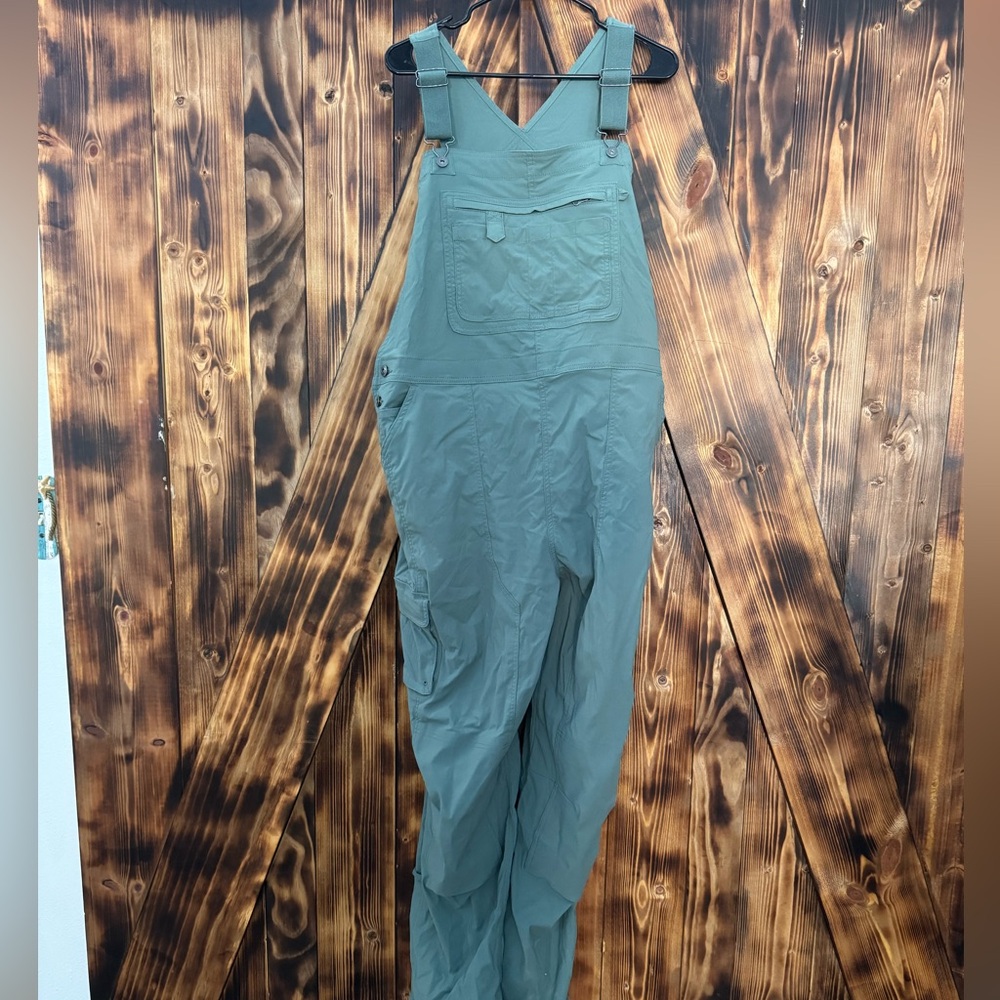 Women’s XXL Duluth gardening overalls